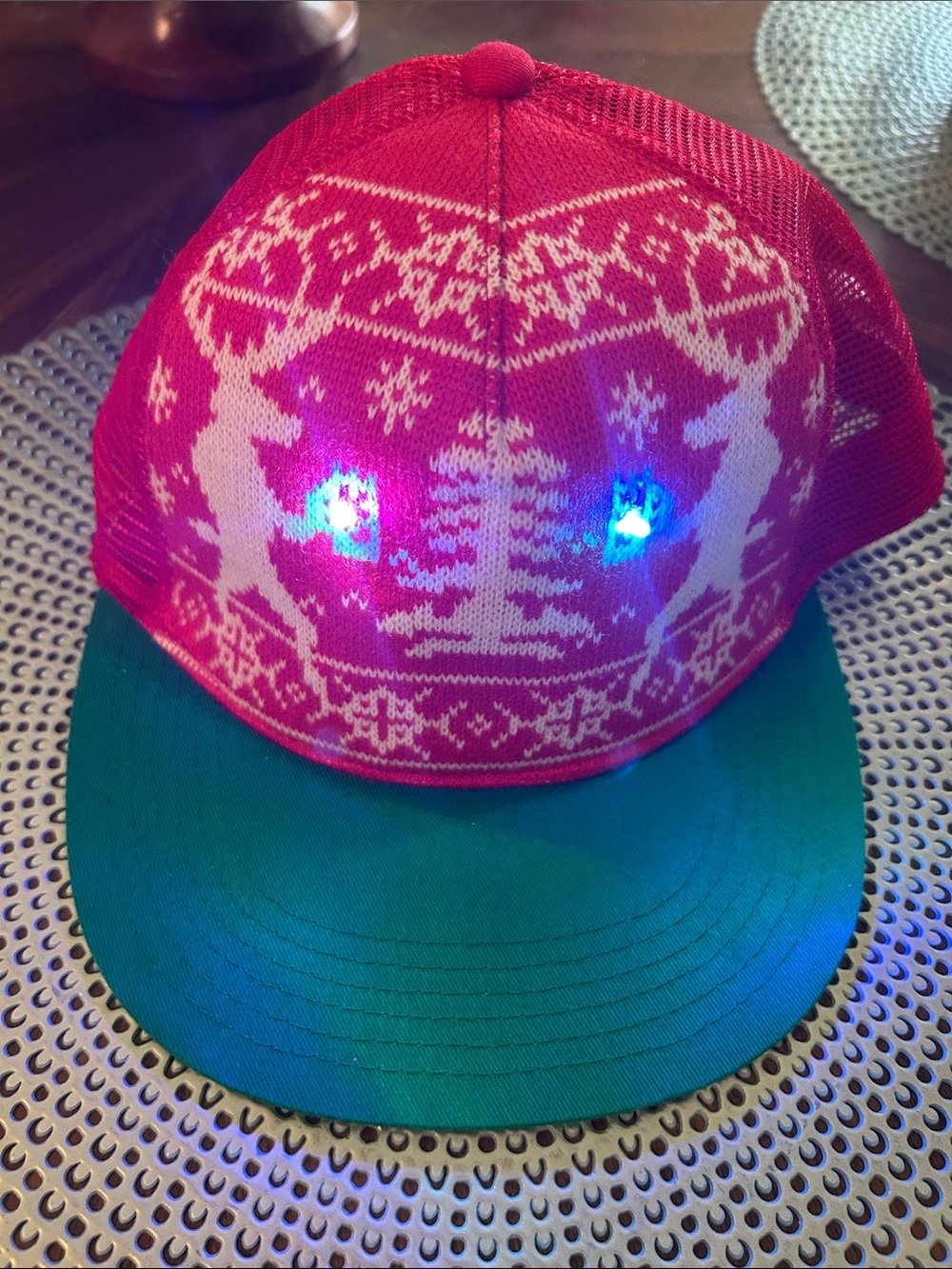 Red and Green Holiday Reindeer 🦌💡 Light-Up Knit Trucker Hat 🧢 🎄